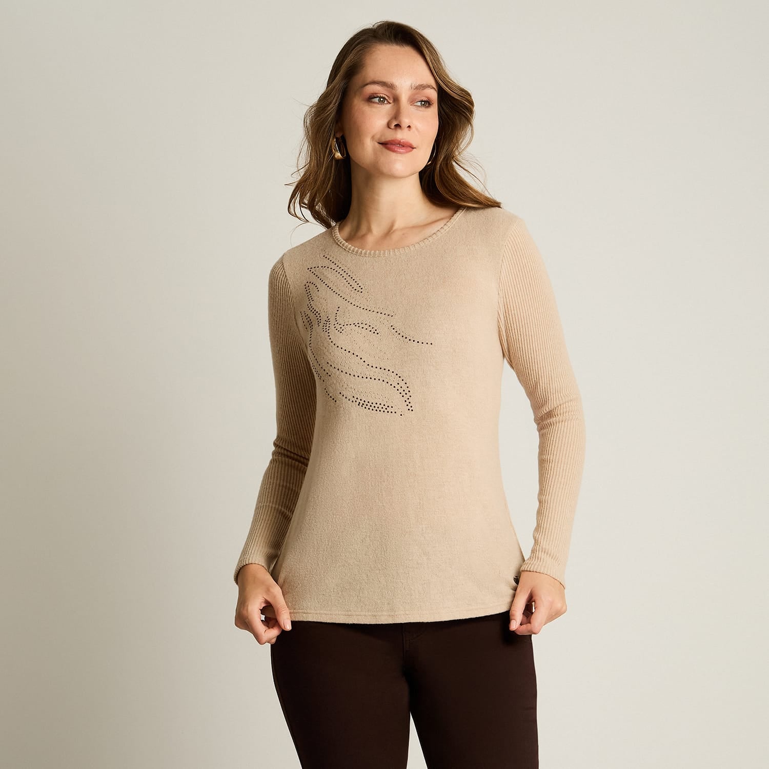 Polera Beige Manga Larga Elasticidad Media Sin Forro Calce Normal Tela Punto